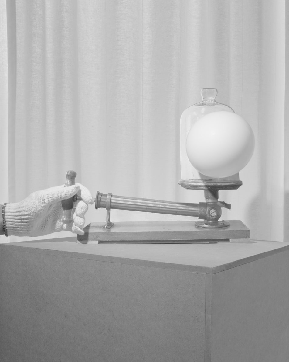 A Monkey Peeled an Onion - Marjolein Blom - Phases Magazine